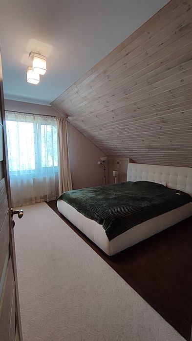 Продаж будинку в передмісті