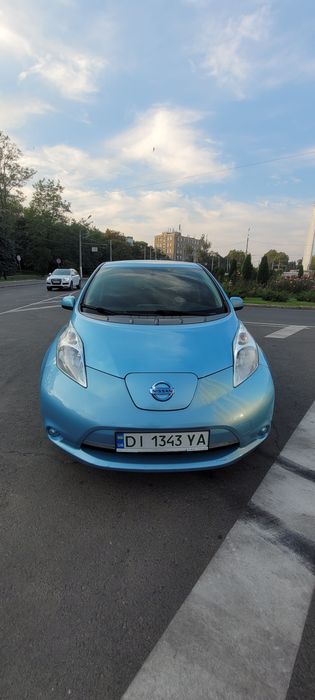 Продам автомобиль Nissan Leaf Ниссан Лиф blue голубой 10/12