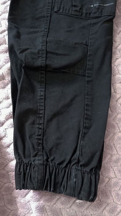 Calça cargo da Bershka