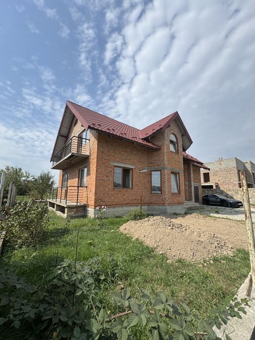 Будинок в Крихівцях з частковим ремонтом!!!