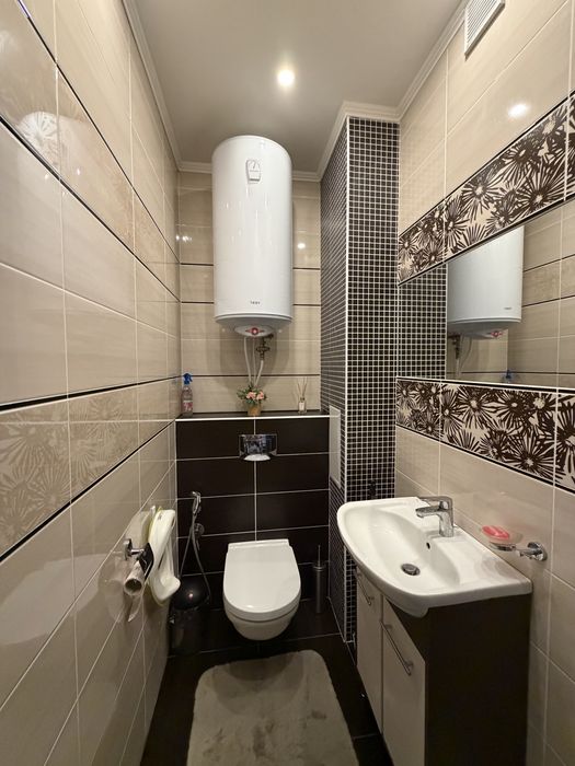 Продаж просторої 2-кімнатної квартири в ЖК «Кришталеві джерела» (вул. Метрологічна, 109)