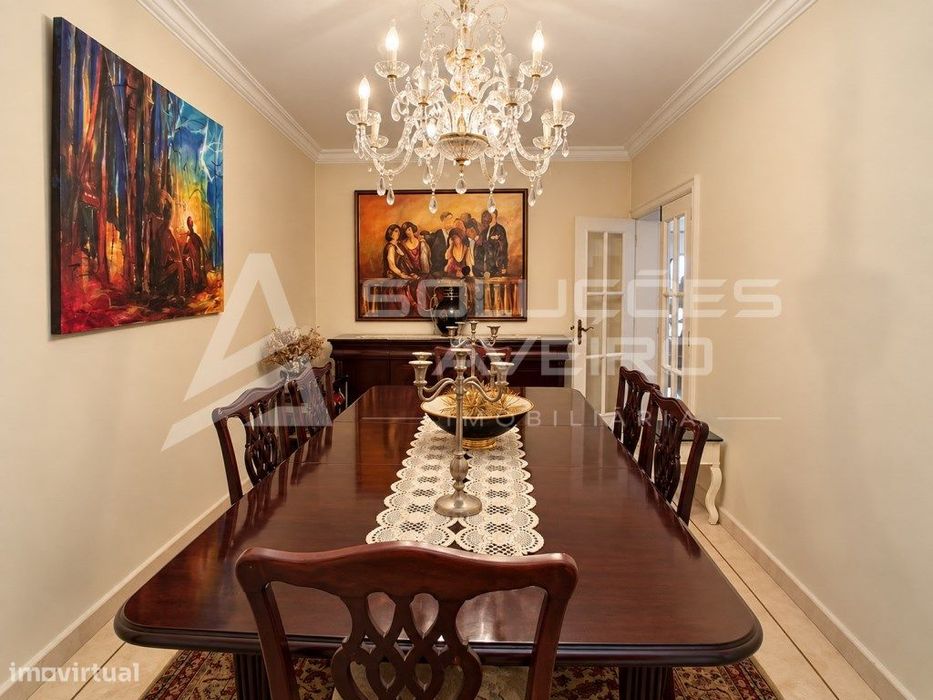 Moradia T4+1 | Piscina Coberta | Ginásio | Dois Lotes Urbanos | Cen...