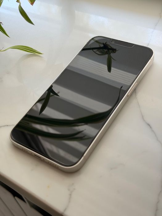 Apple iPhone 13.