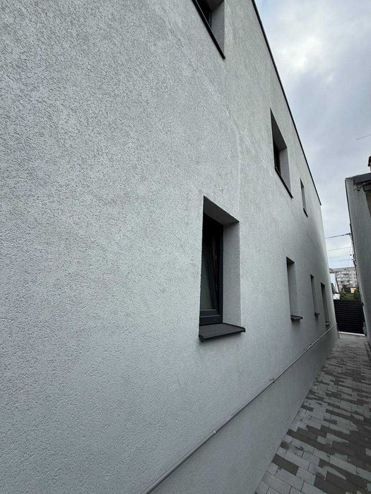 Продаю новий сучасний котедж з правом власності у Львові