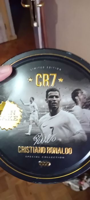 Vendo varias latas de chapa antigas e algumas mais modernas