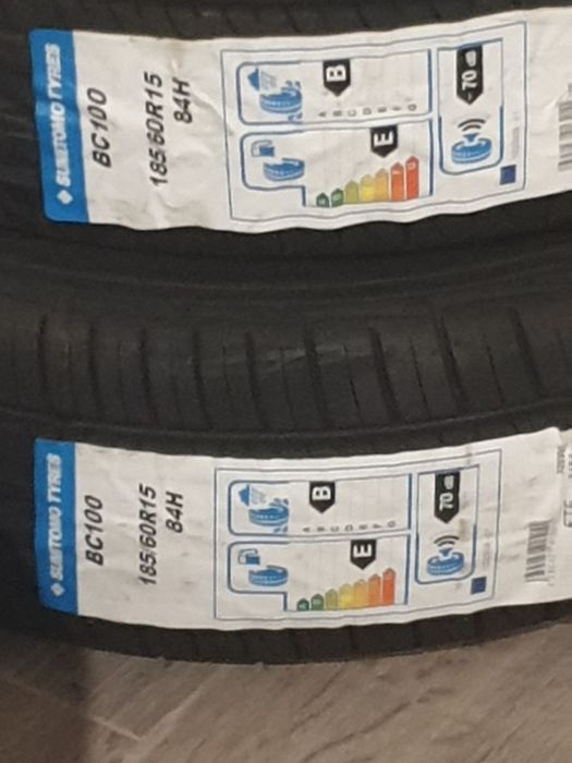 Dois  pneus SUMITOMO 185/60 R15 84H BC100