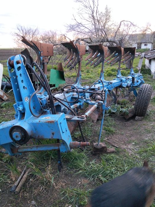 Плуг  Lemken EvroOpal 8.5+1 пологовий оборотній полунавісний