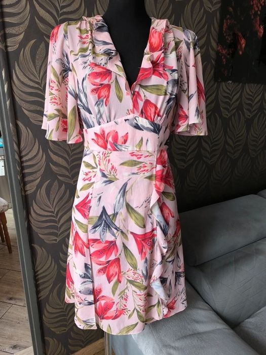 Kobieca stylowa sukienka w kwiaty zwiewna lekka 34/36 z dekoltem