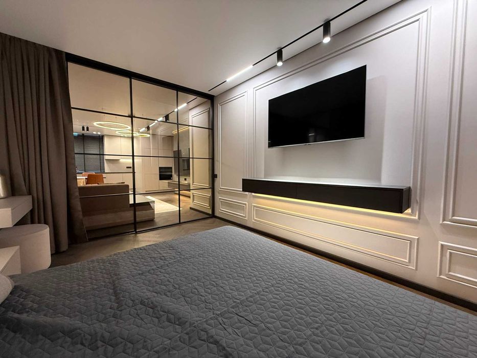 Двокімнатна квартира-студія в центрі міста!!Дизайнерський ремонт!!