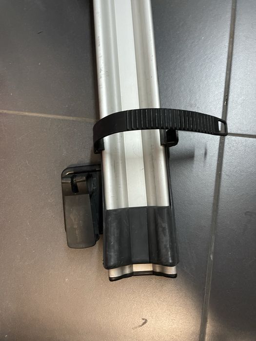 2 suportes  bicicletas ( 2 thule + 1 simples)