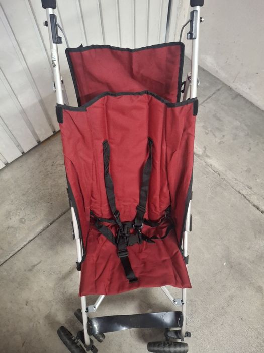 Carrinho de passeio Prénatal Take Away - Original, em vermelho, com estrutura de alumínio.