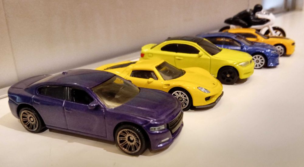 Hot Wheels e outros - 14 carros - Lote completo ou isolados