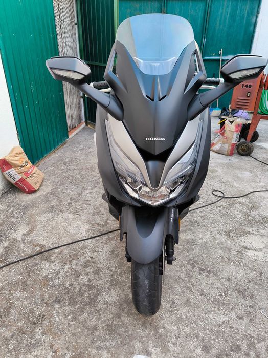 Scooter Honda Forza 350