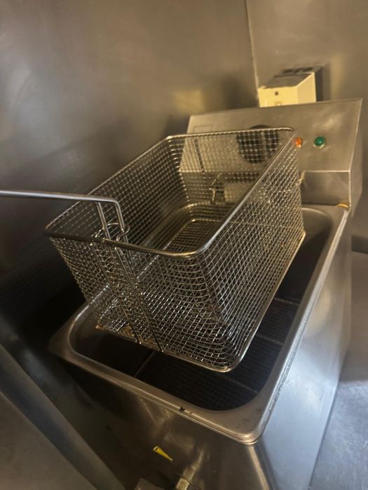 Fritadeira 8L com garantia de fabrica