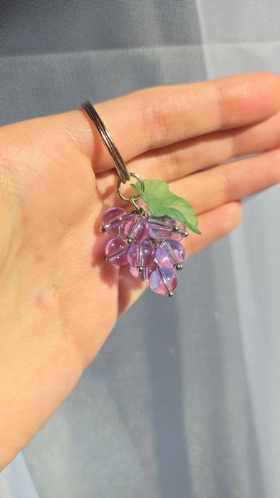 Brelok handmade - jasnofioletowe winogrono