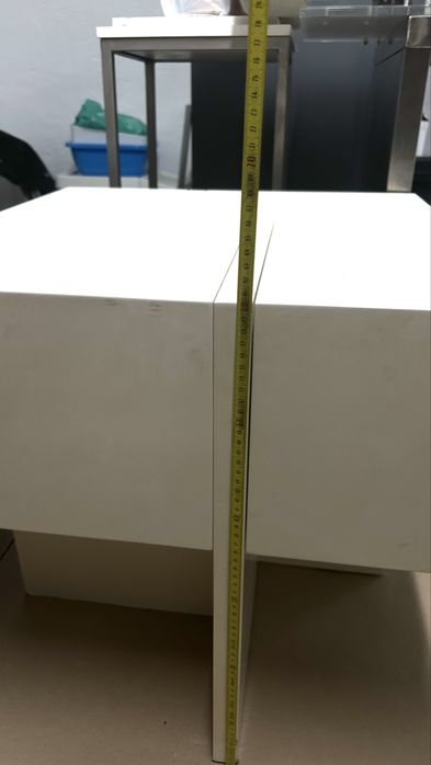 Mesa de apoio lacada