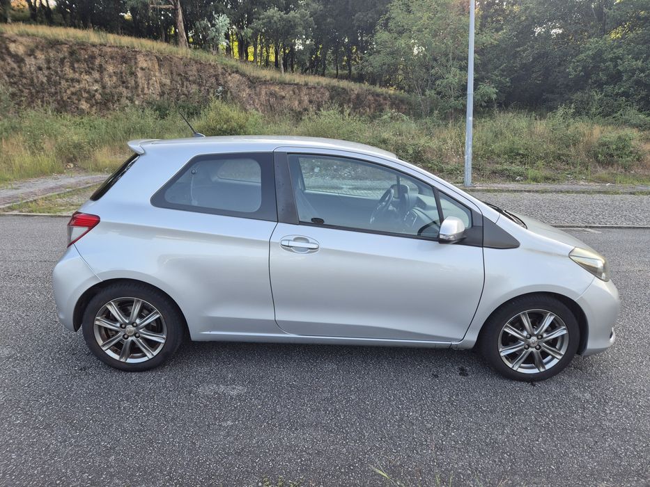 Toyota Yaris 1.4 D-4D Diesel - versão Active+