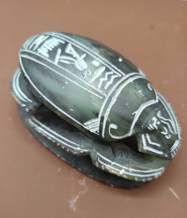 Escaravelho egípcio pedra(20) e tambor marroquino barro primitivo(50)