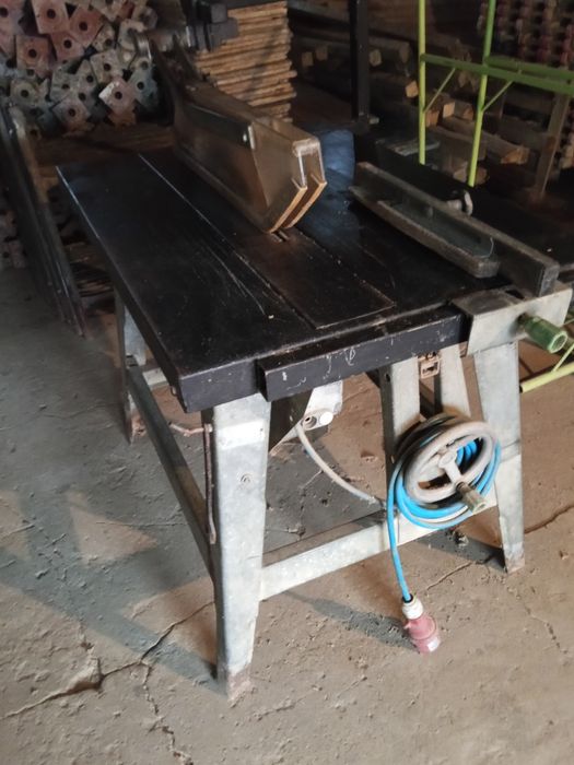 Sprzedam solidną piłę stołową