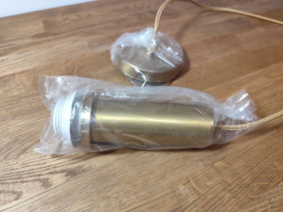 Lampa oprawa zwis złota