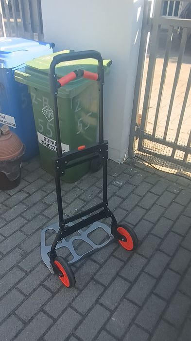 Sprzedam wózek transportowy.