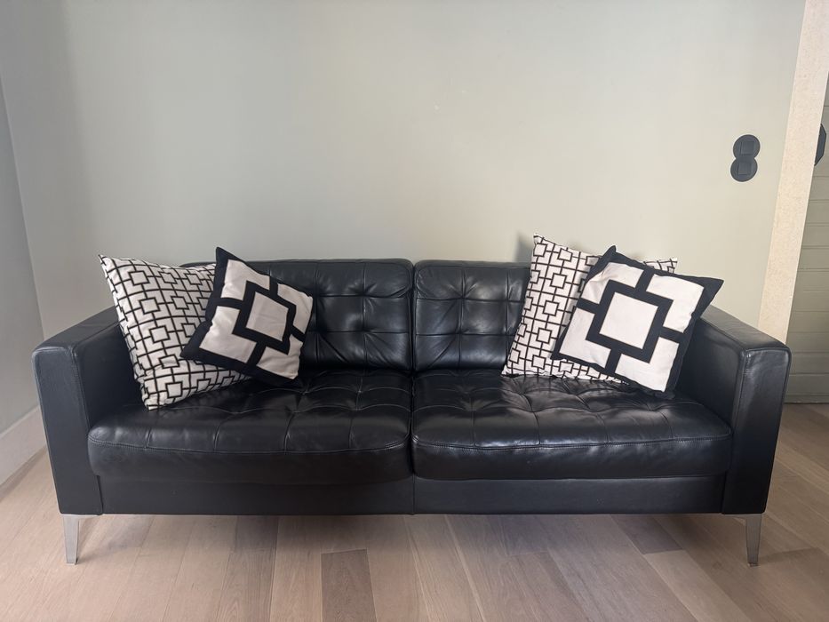 2 Sofas pele preto