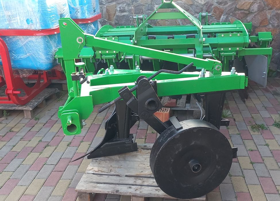 Плуг 2×25 2х30 3х30 Bomet  плуг Бомет