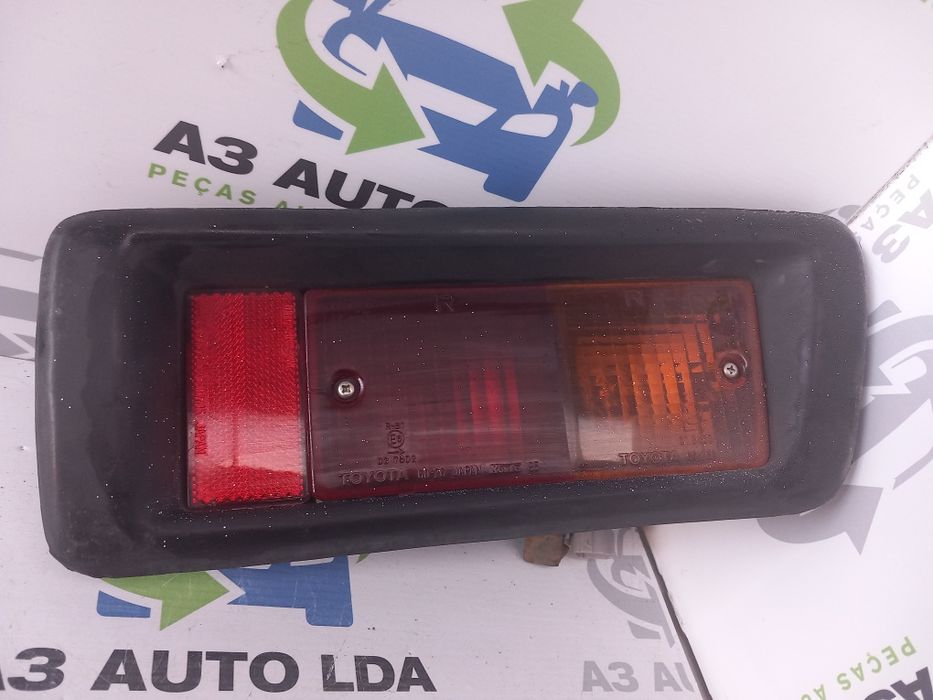 Farolim traseiro lado direito Land Cruiser