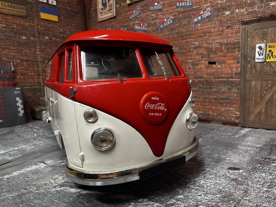 VW T1 Panel Van by Coca-Cola 1:18