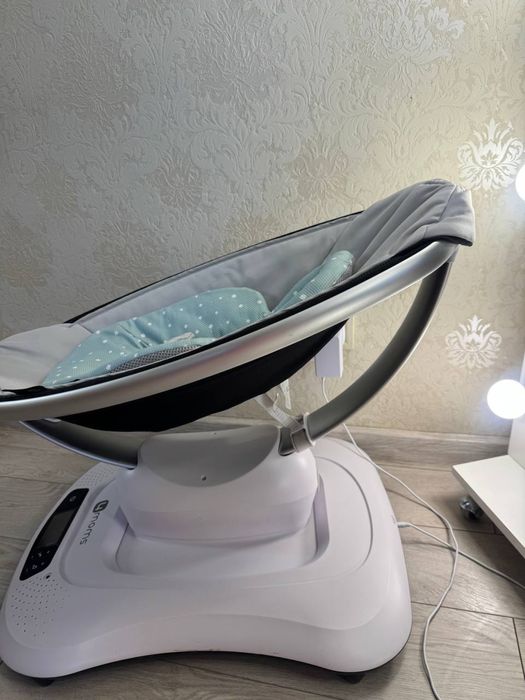 Заколисуючий центр 4mom’s