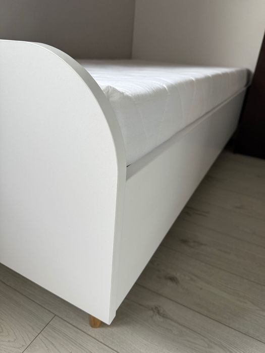 Łóżko dziecięce 160x80 na dębowych nóżkach