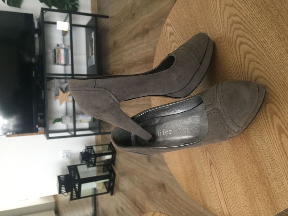 Eleganckie zamszowe czółenka z przeszyciami! Hit jesieni! Dł. 23cm