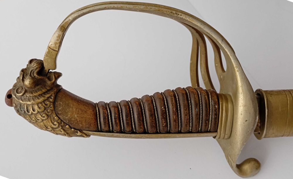 Szabla oficerska z lwem