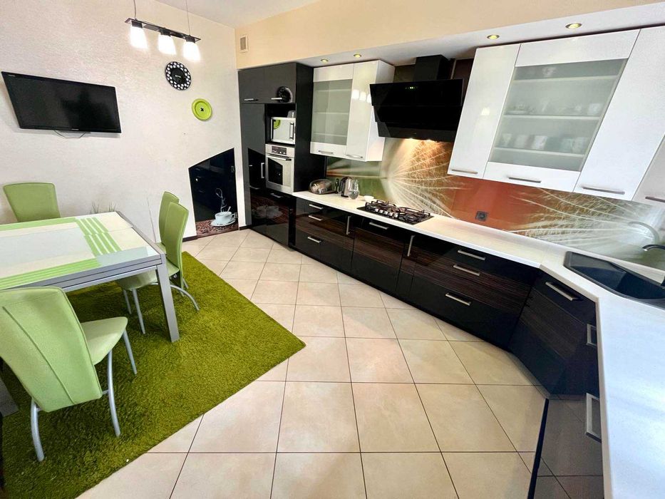 Продаж Котеджу. м. Львів-Винники. 185 000 $.