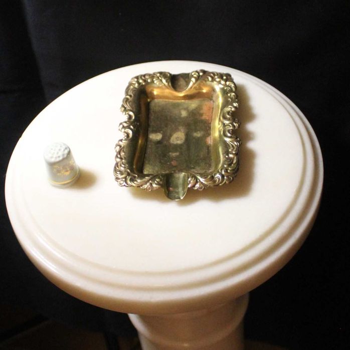 Cinzeiro vintage em latão, estilo Arts and Crafts, século passado.