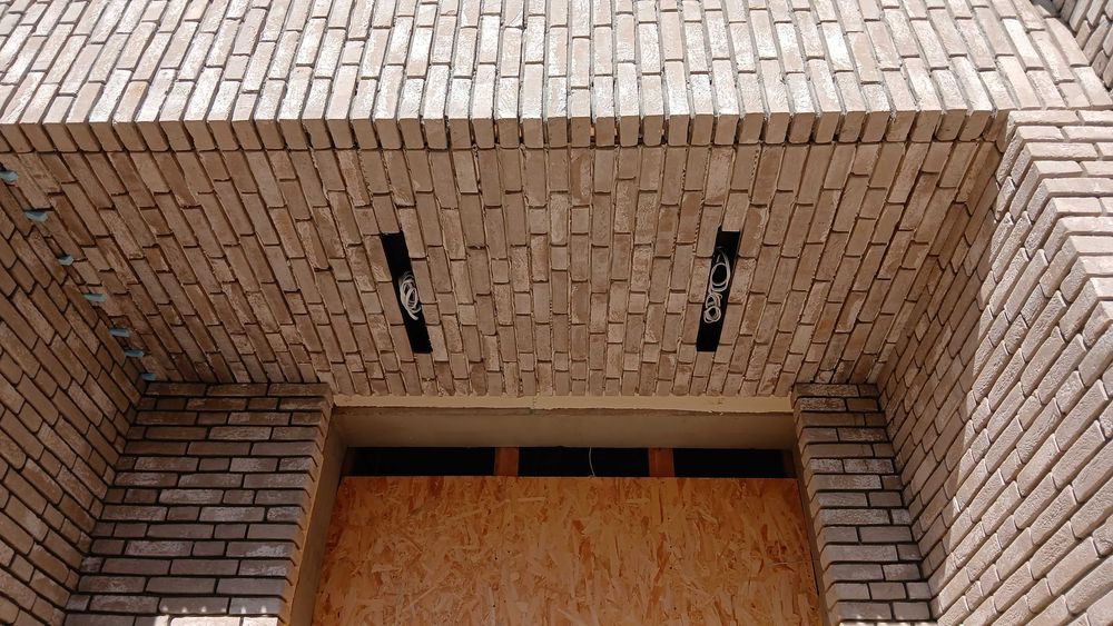 Murowanie ogrodzeń, kominów i elewacji z klinkieru cegly i kamienia