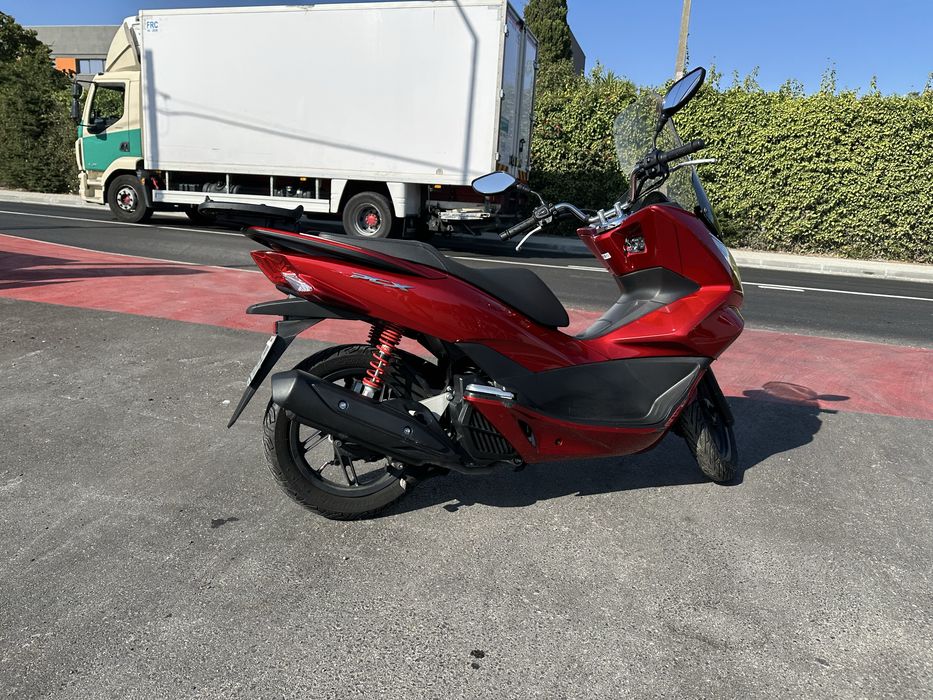 Honda pcx 125 c/extras bem estimada