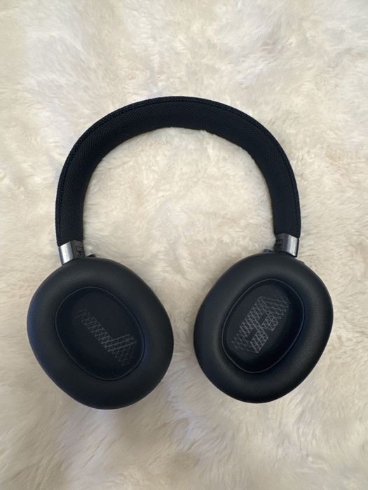 Auscutadores JBL 660NC Wireless - Cancelamento de Ruído
