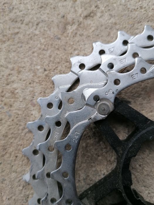 koronki pająk kasety  shimano ?   24 28 32 ,     3 blaty nowe