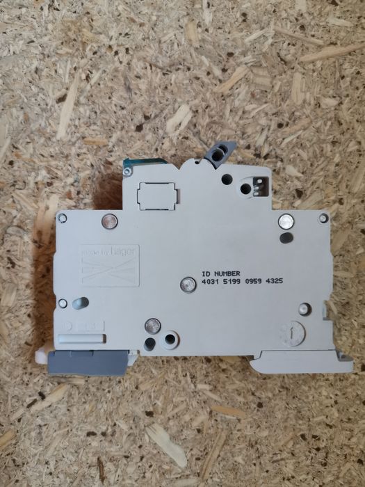 Disjuntor duplo Hager MJT716 C16A de um módulo64365346746497122