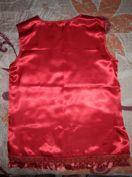 Блуза(майка) атласная красная р.46-48, в хорошем состоянии