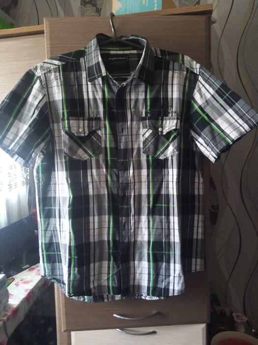 Теніска фірмова майже нова