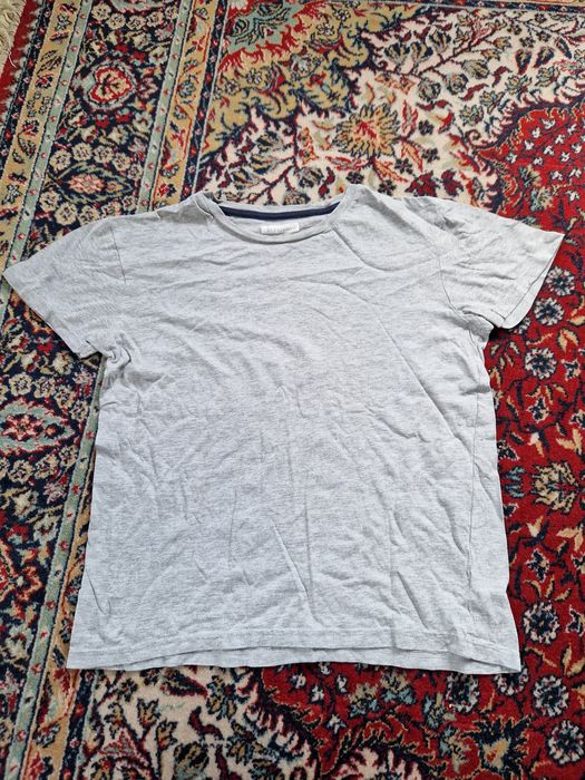 Szara bluzka z krótkimi rękawami