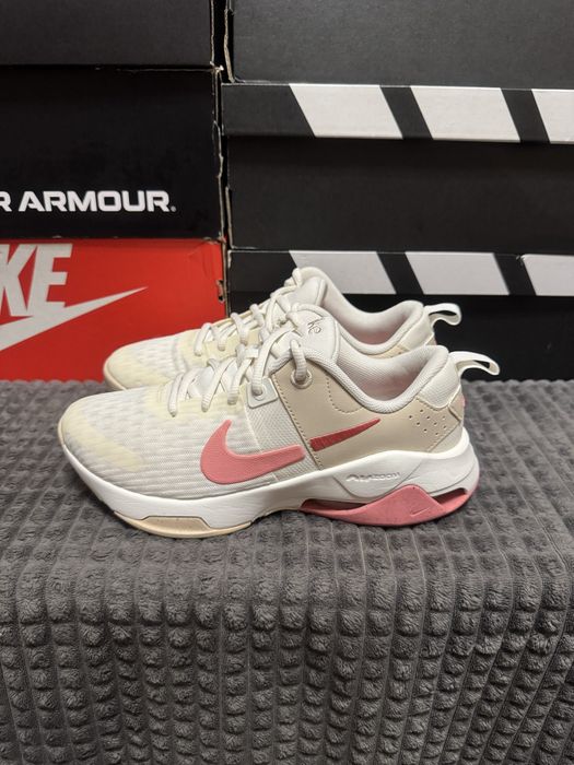 Кросівки Жіночі Nike Air Zoom Bella 6 38,5(24,5см) оригінал