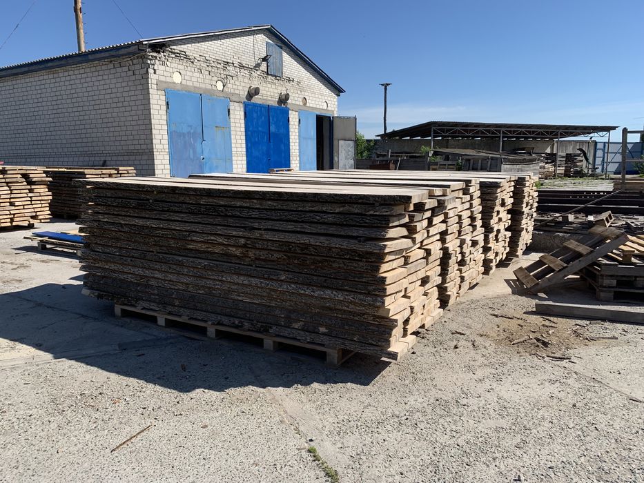 Продаємо суху дошку- дуб.