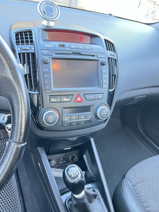 Продаю авто KIA CEED 2010 року