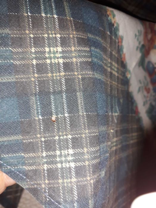 obrus w róże retro 70 x 77 cm