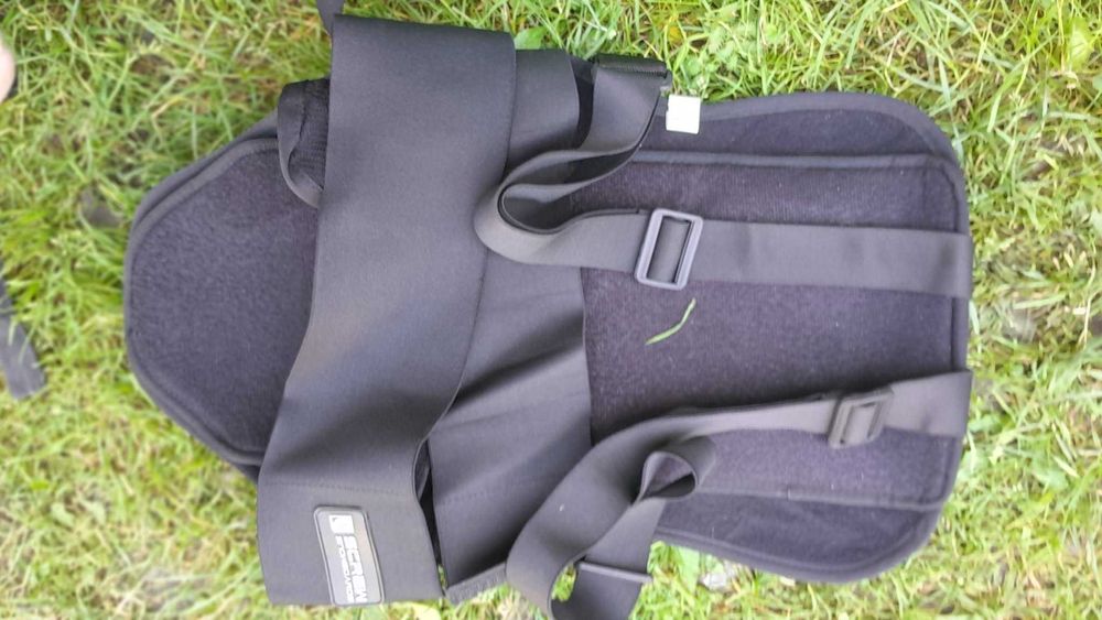Ochraniacz na plecy snowboard + spodnie narciarskie GLISSADE