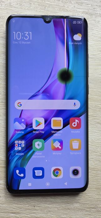 Xiaomi Mi Note 10 lite. Wyświetlacz z ramką.