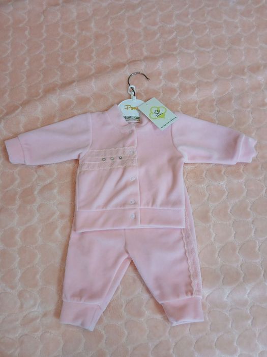 Продам костюм для дівчинки.